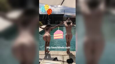 Carly Foulkes и Nouel Rieel прыгают в бассейне обнаженными
