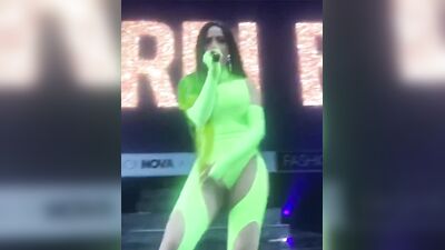Голая Cardi B