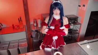 Маленькая шлюшка с большими глазами